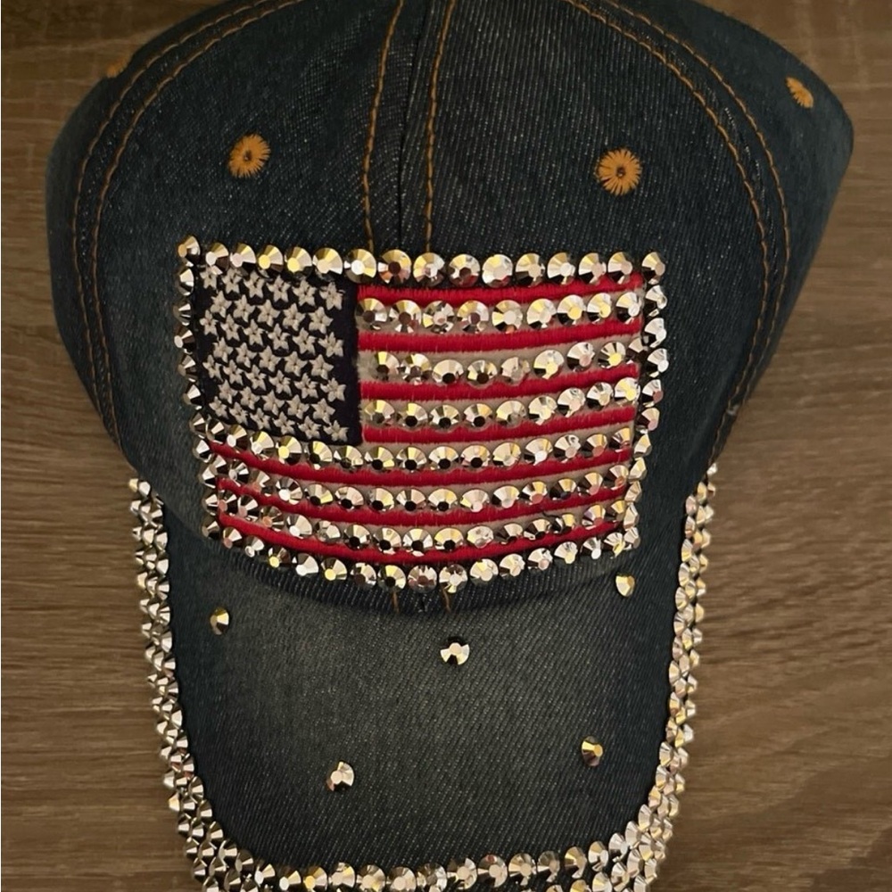 Jean cap with flag